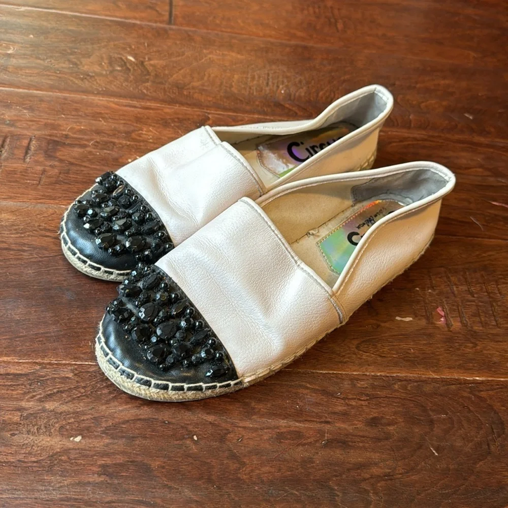 Circus Sam Edelman slip on flat shoe black rhinestone embellishments on toe 9.5